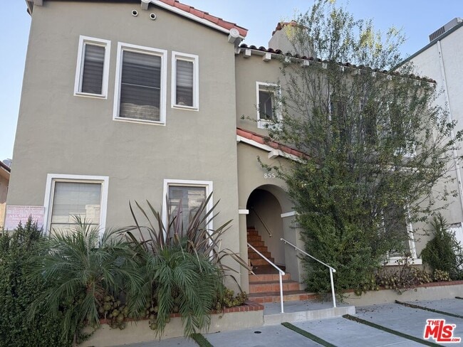 Building Photo - 855 S Shenandoah St Unit 2