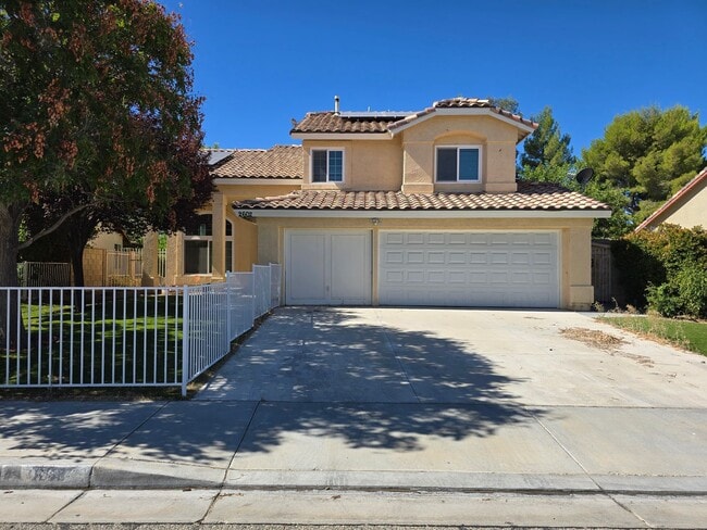 Building Photo - 2602 Overland Ave