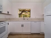 Photo - 1175 Glenneyre St