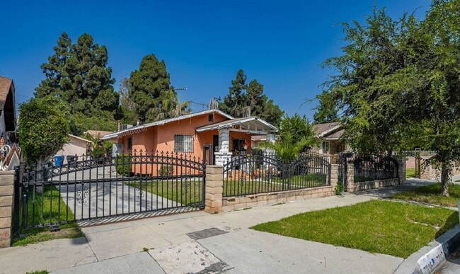 Photo - 7805 Whitsett Ave Unit 7807