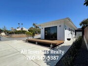 Photo - 2425 Dunstan St