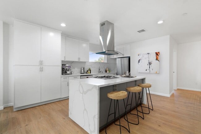 Building Photo - 2638 Virginia Rd Unit 2638 1/2 Virginia