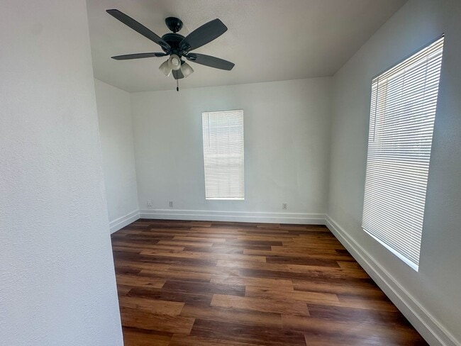 Photo - 4305 Tenth St Unit B