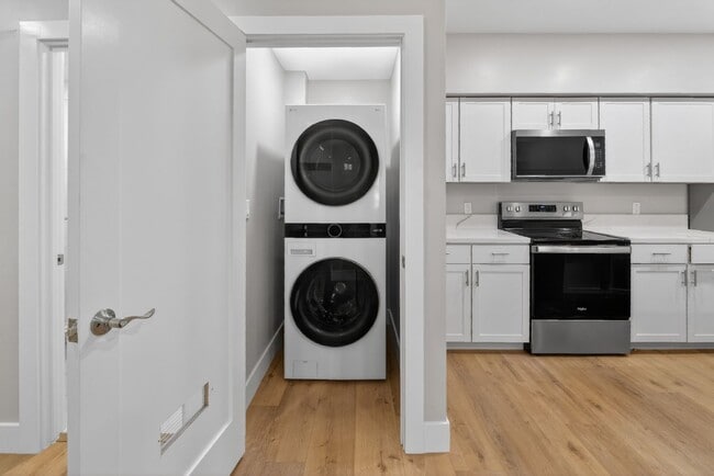 Photo - 1520 Independence Way Unit 2