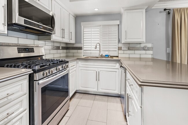 Photo - 172 Sumatra Ln