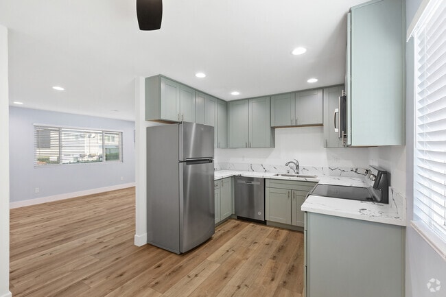 Building Photo - 725 Washington Heights Rd Rental