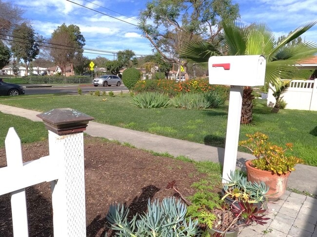 Photo - 906 S Gilbert St