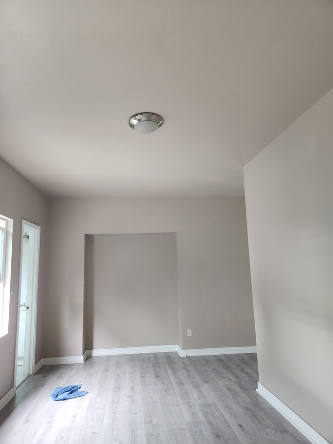 Photo - 1012 E Adams Blvd Unit 2