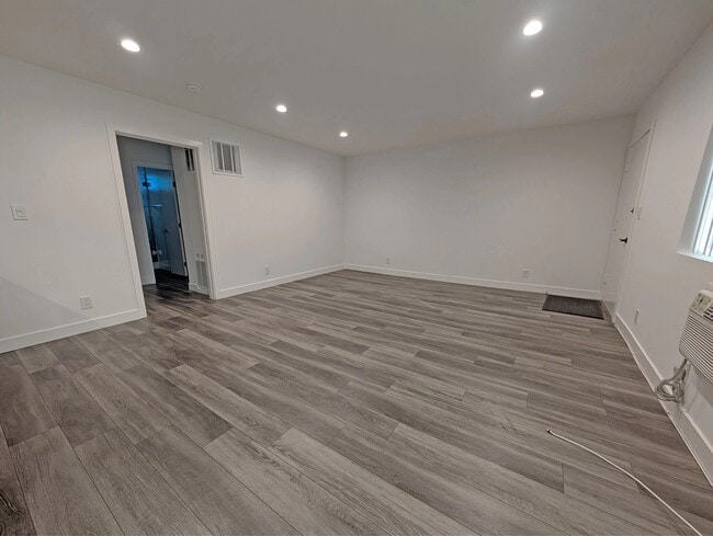 Photo - 739 N Sweetzer Ave Unit 4