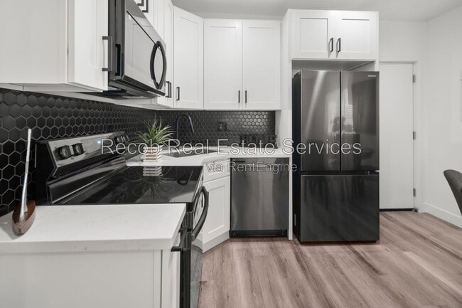 Photo - 4988 Genesee Ave Unit 4982