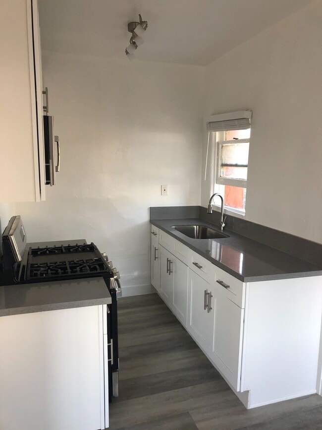 Photo - Welcome to 1443 Bonnie Brae Apartments – Classic Style Meets Modern Convenience!