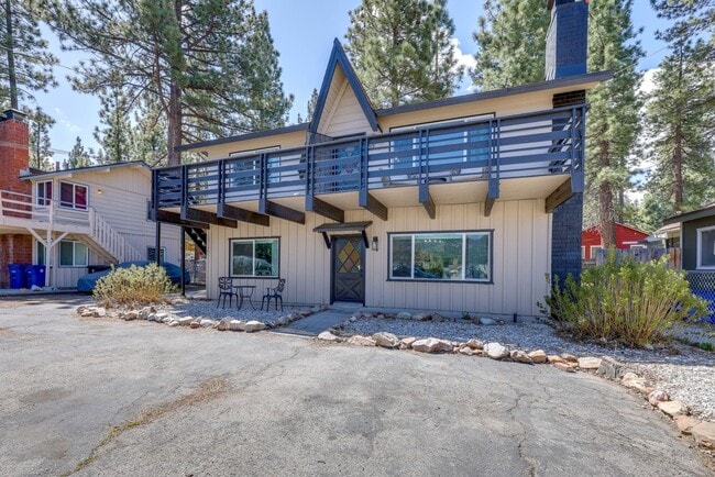 Building Photo - 440 W Mojave Blvd Unit 1