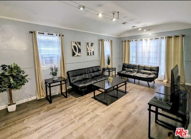 Building Photo - 606 N Alta Vista Blvd Rental