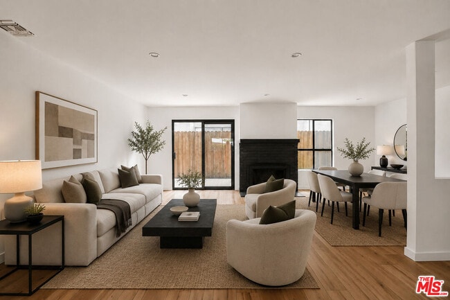 Building Photo - 2020 Delaware Ave Unit 7