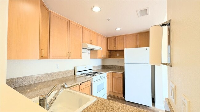 Photo - 580 W Main St