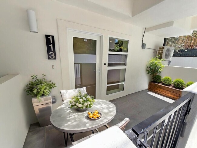 Building Photo - 5308 Sepulveda Blvd Rental