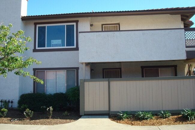 Building Photo - 3 bedroom 2 bath in great neighborhood in ...