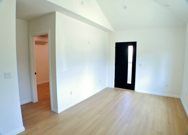 Photo - 13127 Azores Ave