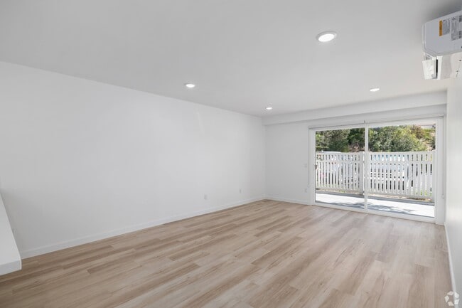 Photo - The Modernaire Apartments