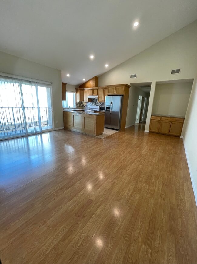 Photo - 13806 Vanowen St Unit 4