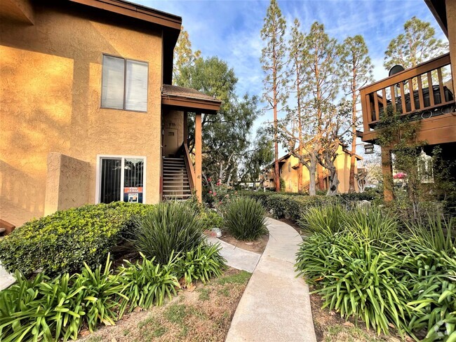 Building Photo - PET FRIENDLY One Bedroom Condo in a Peacef...