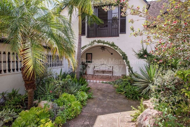 Photo - 857 Cheltenham Rd