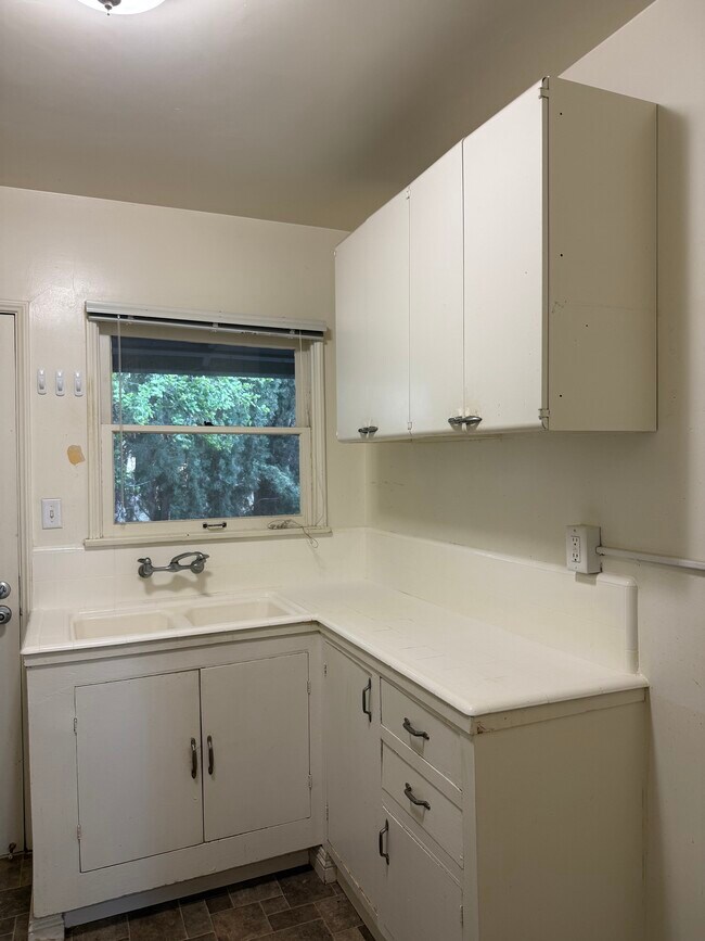 leftside kitchen - 442 S Euclid Ave