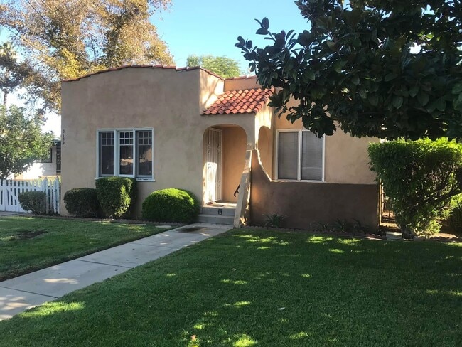 Photo - 3739 Farnham Pl