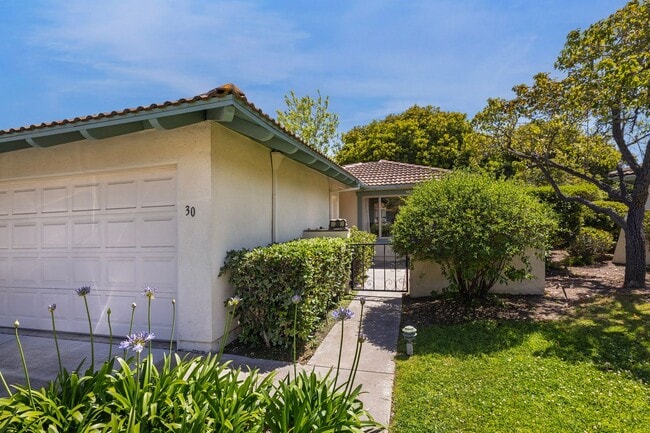 Photo - Beautiful 2/2 Condo in Hidden Valley!