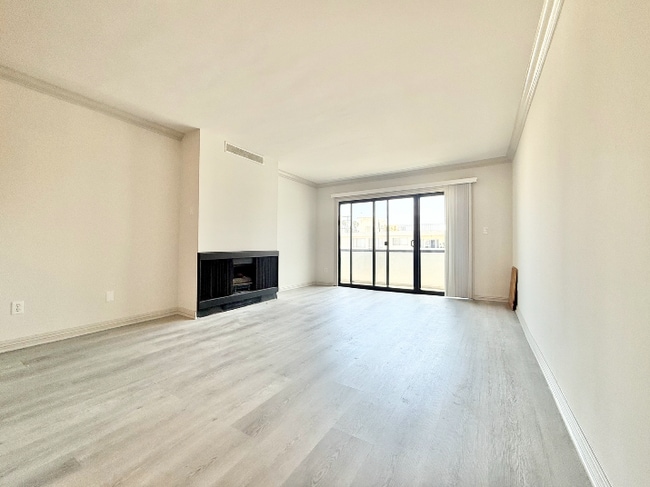 Photo - 823 3rd St Condo Unit 305