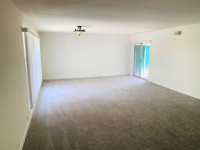 Photo - 1021 Grove