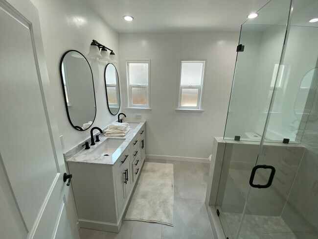 Photo - UNFURNISHED- 3B2B House in Toluca Lake/NoHo