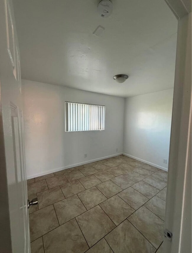 Photo - 11895 White Ave Unit 3