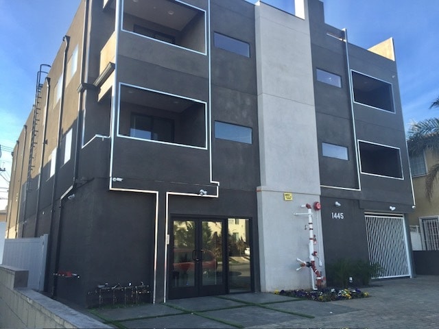 Building Photo - 1445 S Fairfax Ave Unit 3 Rental