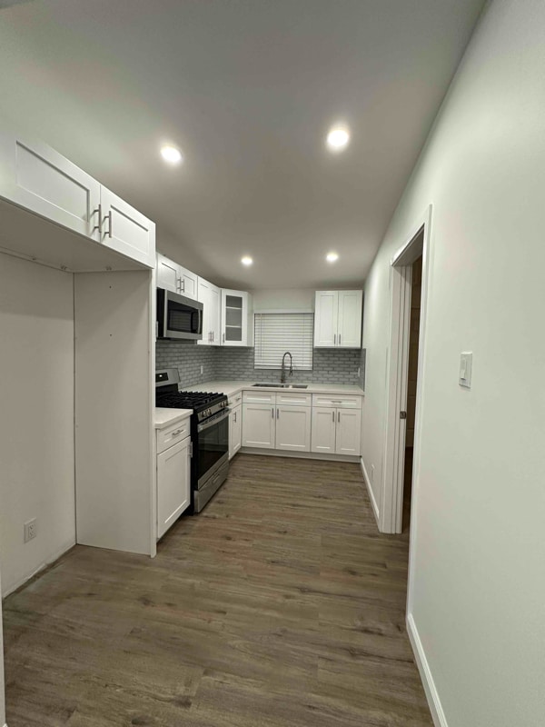 Photo - 6830 Morella Ave