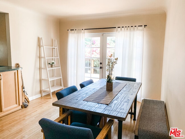 Photo - 1975 S Crescent Heights Blvd