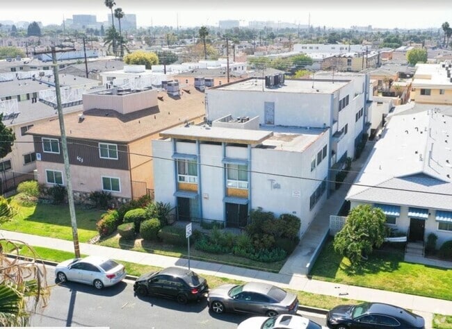 Building Photo - 623 S Grevillea Ave Rental