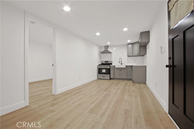 Photo - 1558 W 105th St