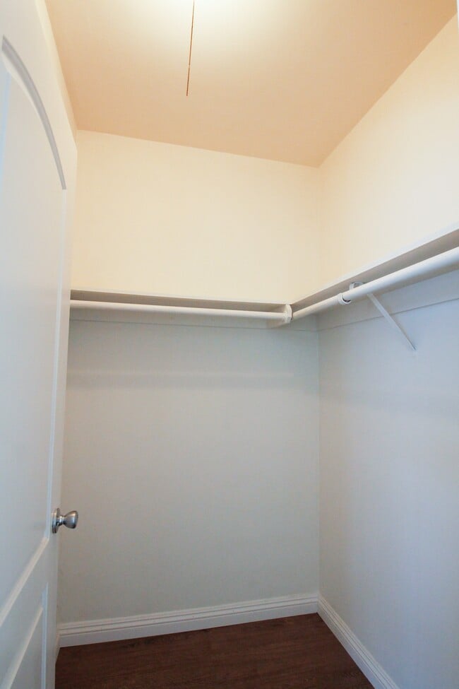 Photo - 15339 Weddington St