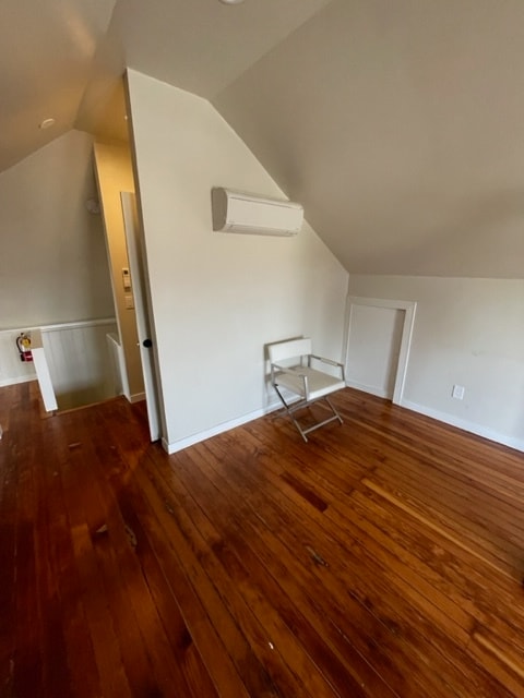 Photo - 2588 Broadway