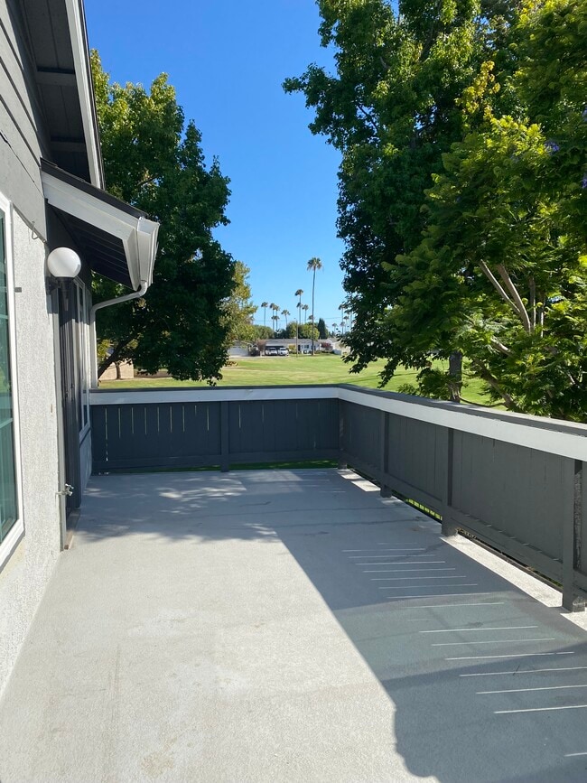 Photo - 18252 Parkview Ln Unit 205