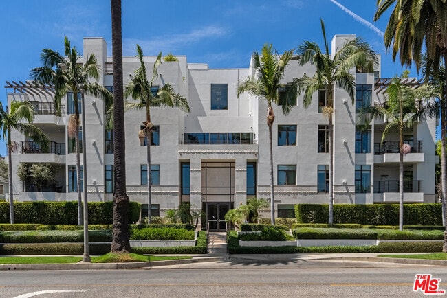 Photo - 447 N Doheny Dr Condo Unit 302