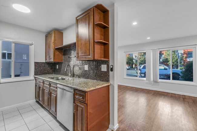 Photo - 14616 Magnolia Blvd