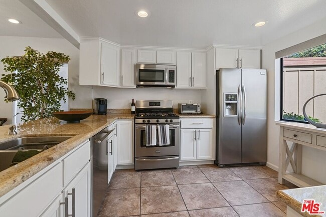 Photo - 5720 Owensmouth Ave Unit 142