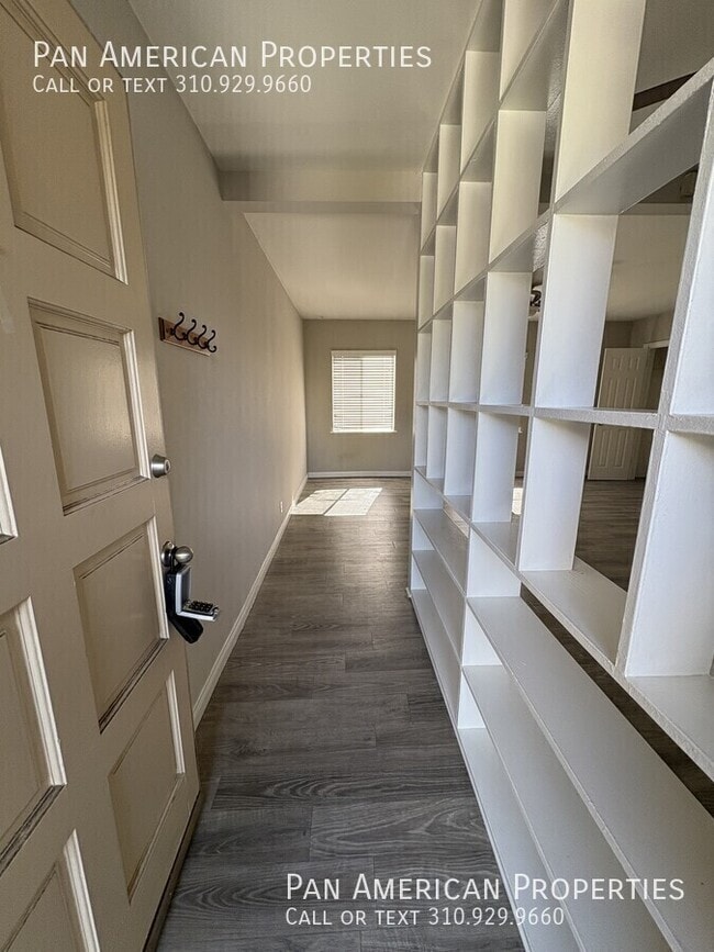 Building Photo - 335 S Los Robles Ave Unit L