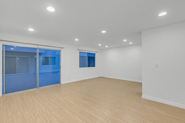 Photo - 121 Croft Ave Unit 108