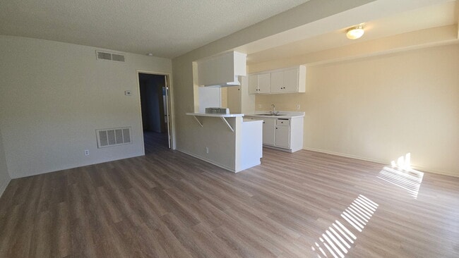 Photo - 1001 E Stearns Ave Unit 14