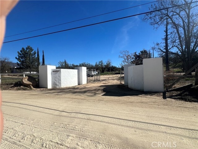 Photo - 38900 Howard Rd