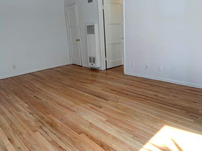 Photo - 408 N Doheny Dr