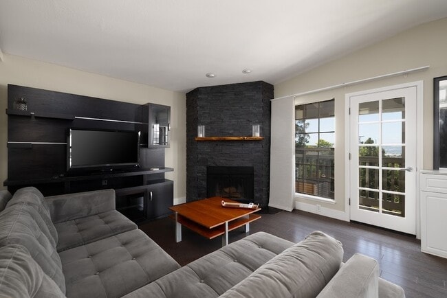 Photo - 2215 Linwood St Unit C5